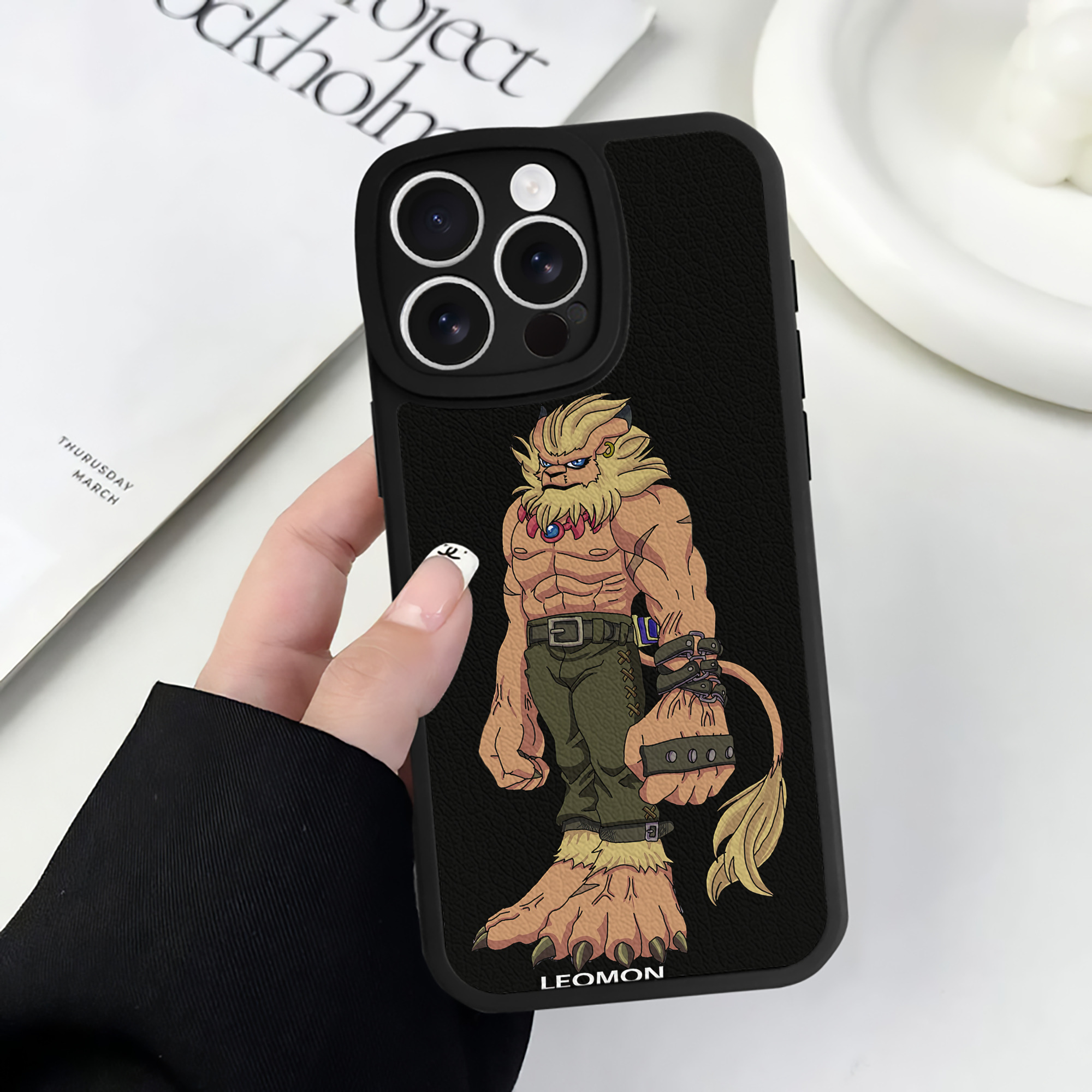 （画像用） Digimon デジタルモンスター/デジモン 【iPhone 16シリーズ対応】シリコンスマホケース（レザー調） 材質：シリコン